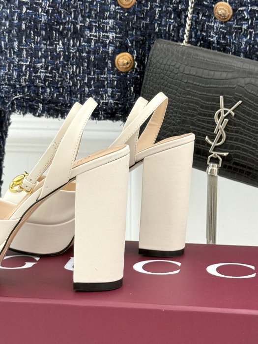 Босоножки фото 6