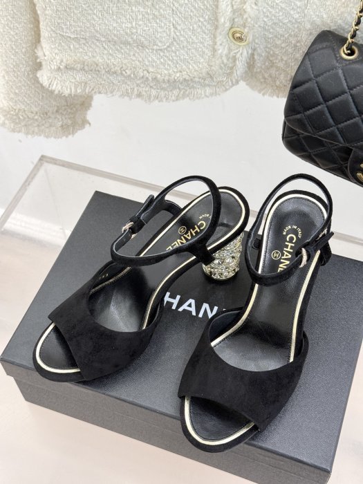 Босоножки фото 2