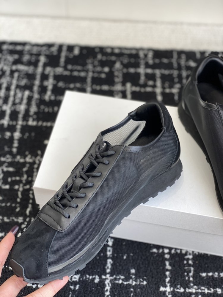 Кросівки жіночі фото 7