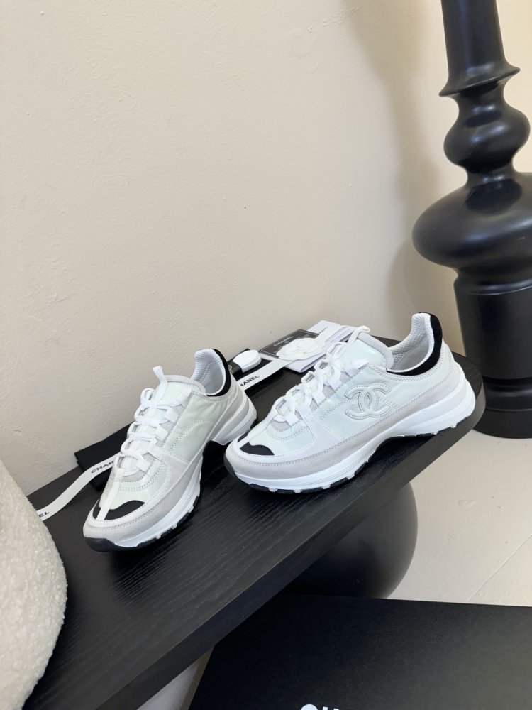 Кроссовки женские фото 3