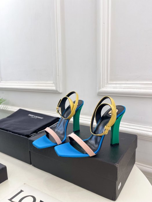 Босоножки фото 3