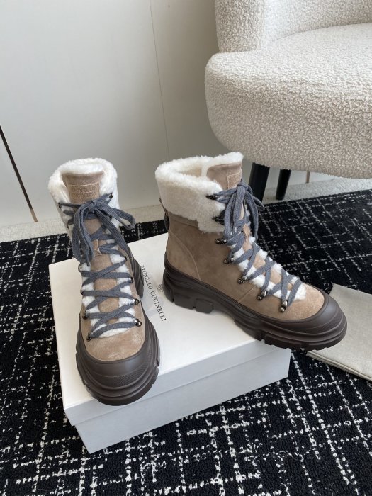 Boots women's