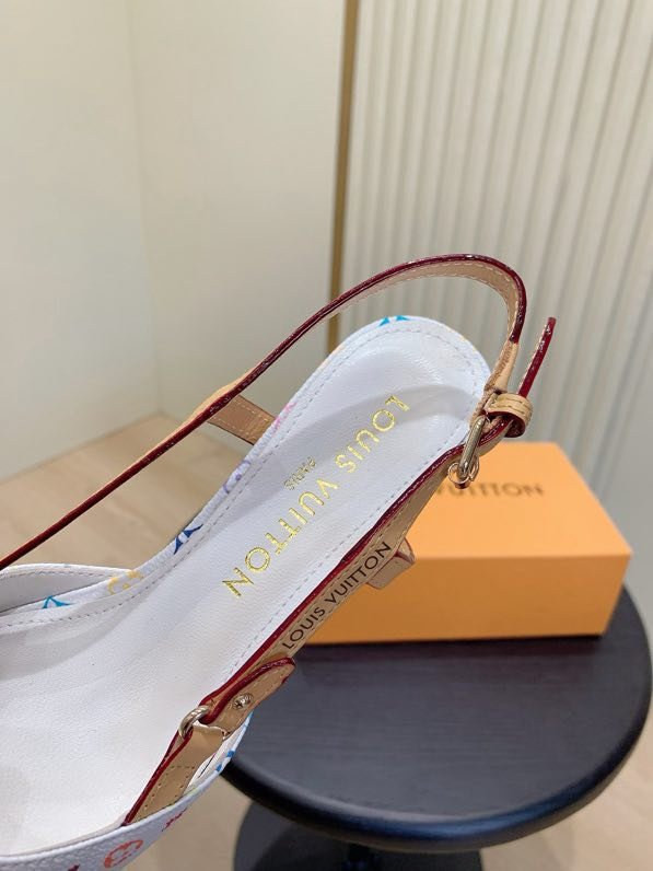 Босоножки фото 8