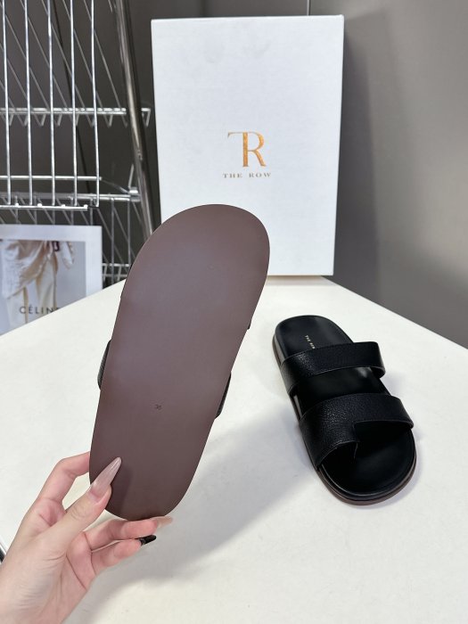 Шлепанцы фото 9