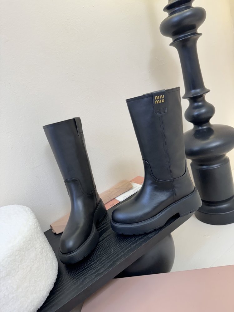 Сапоги женские фото 3