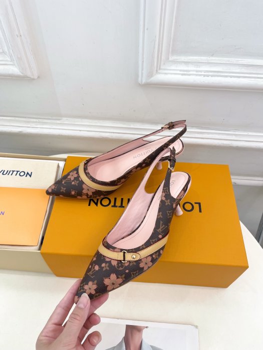 Босоножки фото 5