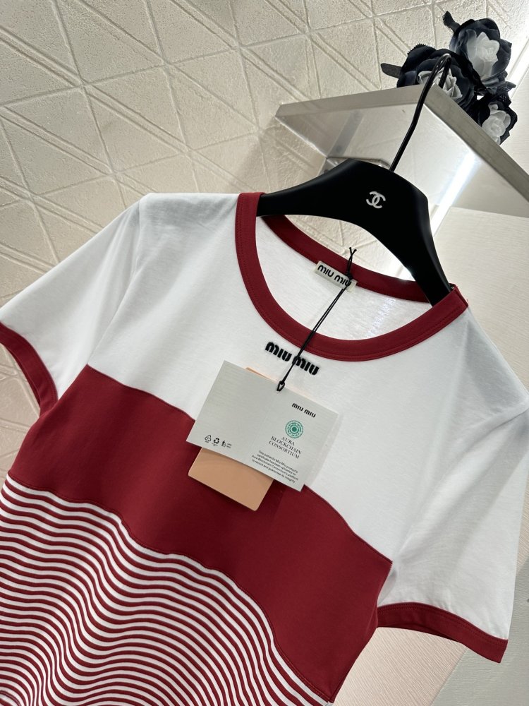 Футболка жіноча фото 3