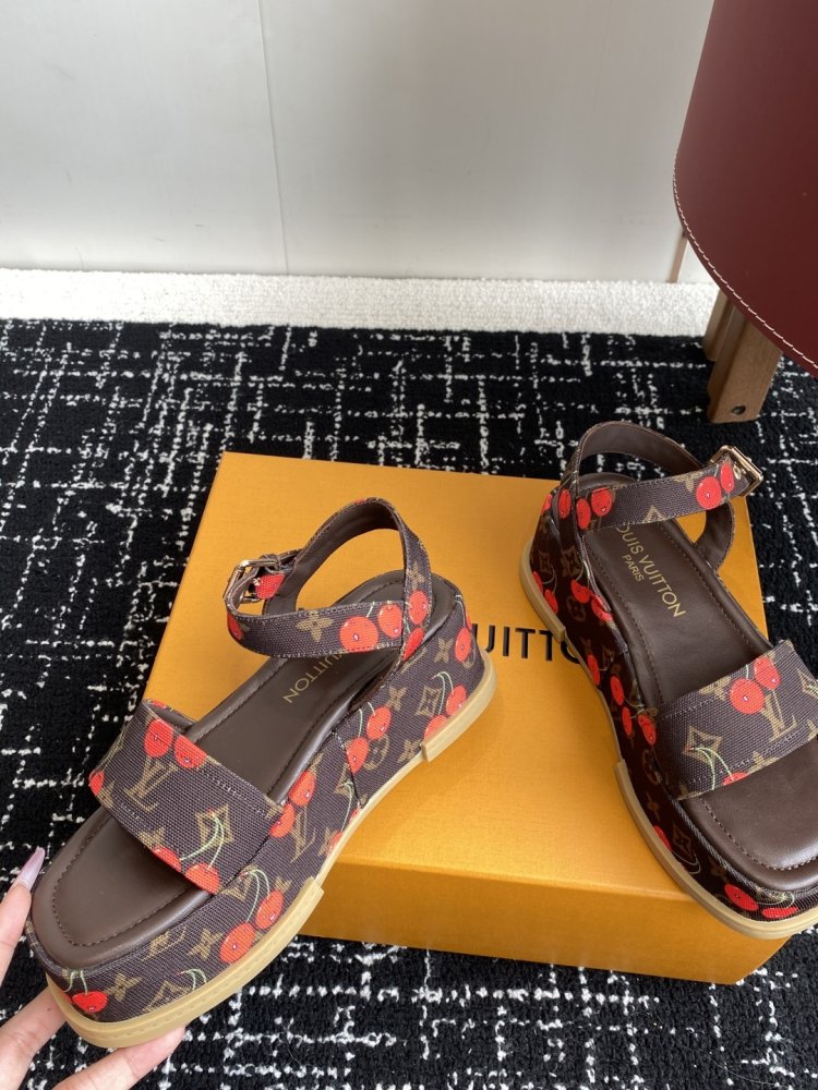 Сандалии женские фото 7