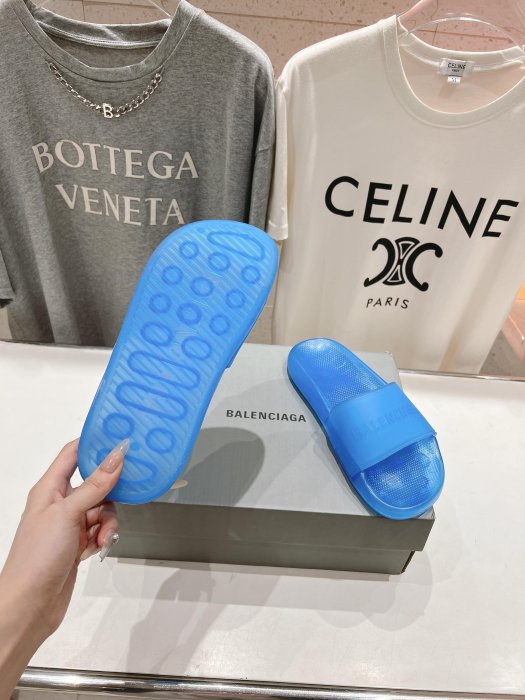 Шлепанцы фото 9