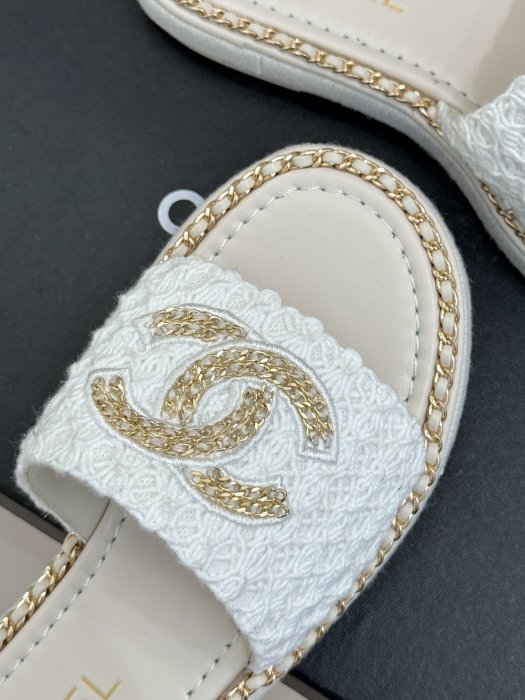 Шлепанцы женские фото 7