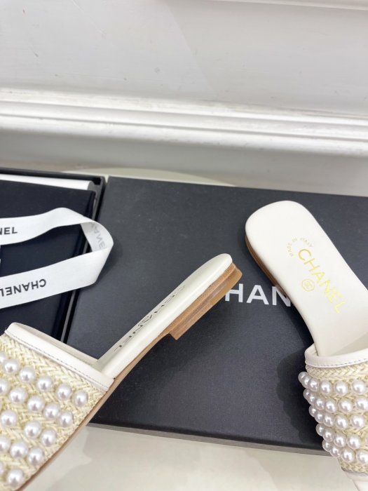 Шлепанцы фото 8