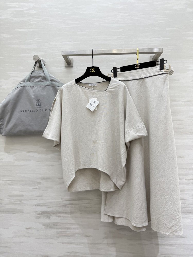 Костюм женский