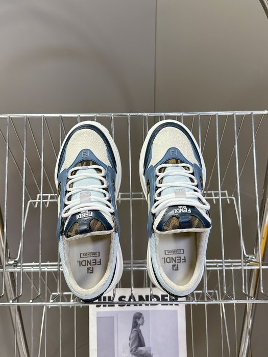 Кроссовки фото 6