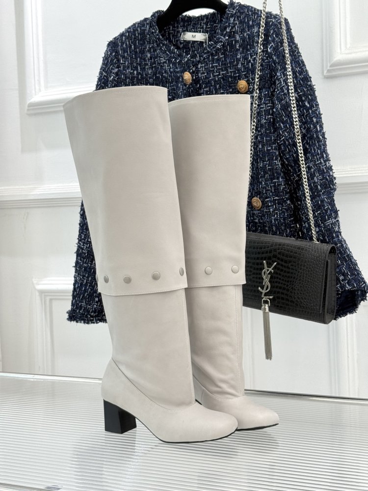 Чоботи жіночі