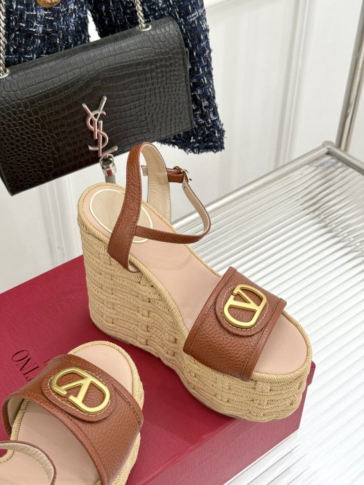 Босоножки фото 5