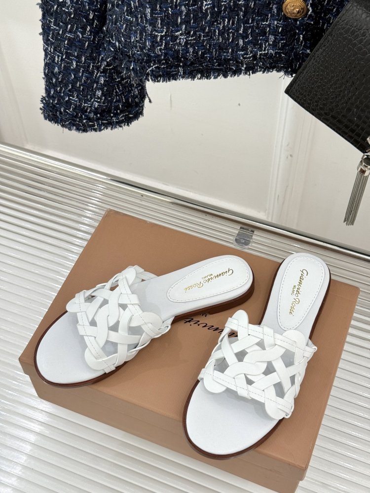 Шльопанці жіночі фото 2