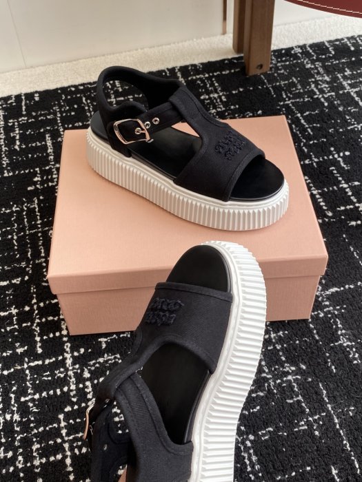 Сандалі жіночі фото 6