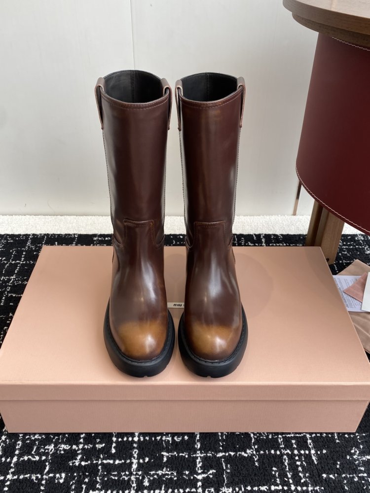 Boots women's