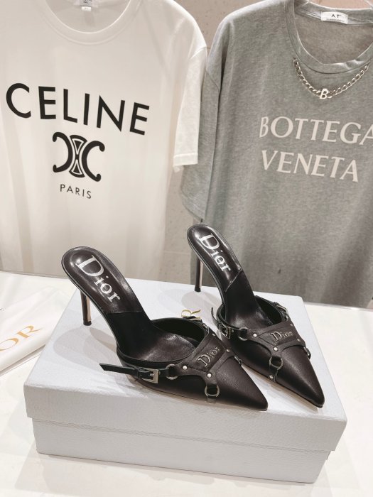 Босоножки фото 5