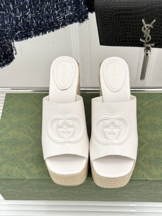 Босоножки фото 4