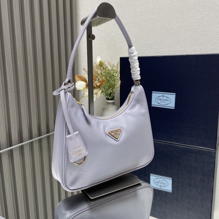 A bag women's Prada Nylon Hobo 22 cm фото 3