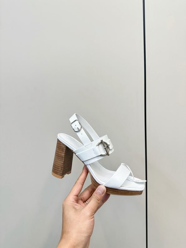 Босоножки фото 4