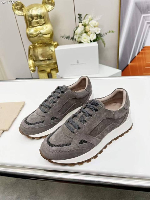 Sneakers women's