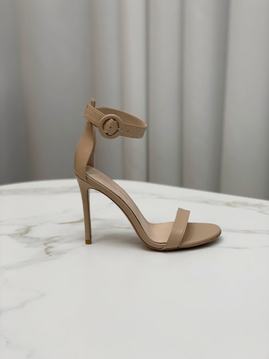 Босоножки фото 6