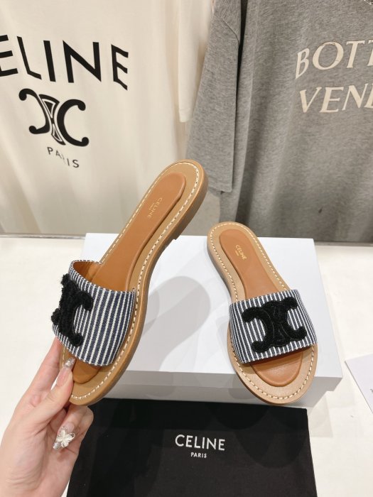 Шлепанцы женские фото 2