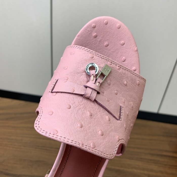 Шлепанцы фото 6