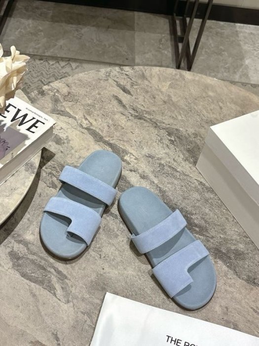 Шлепанцы женские фото 6