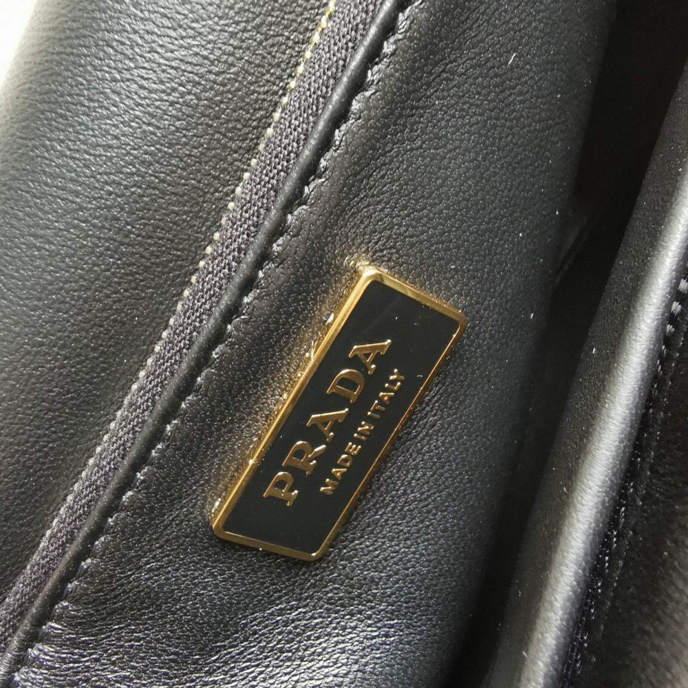 A bag Prada System Nappa Patchwork Shoulder Bag 1BD328 24 cm фото 9