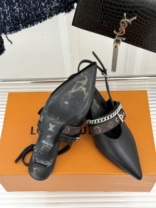 Босоножки фото 9