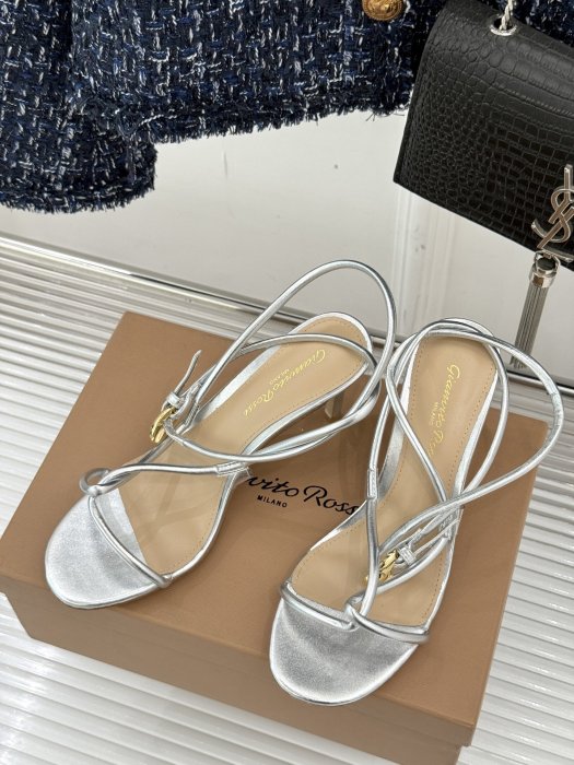 Sandals on stud фото 2