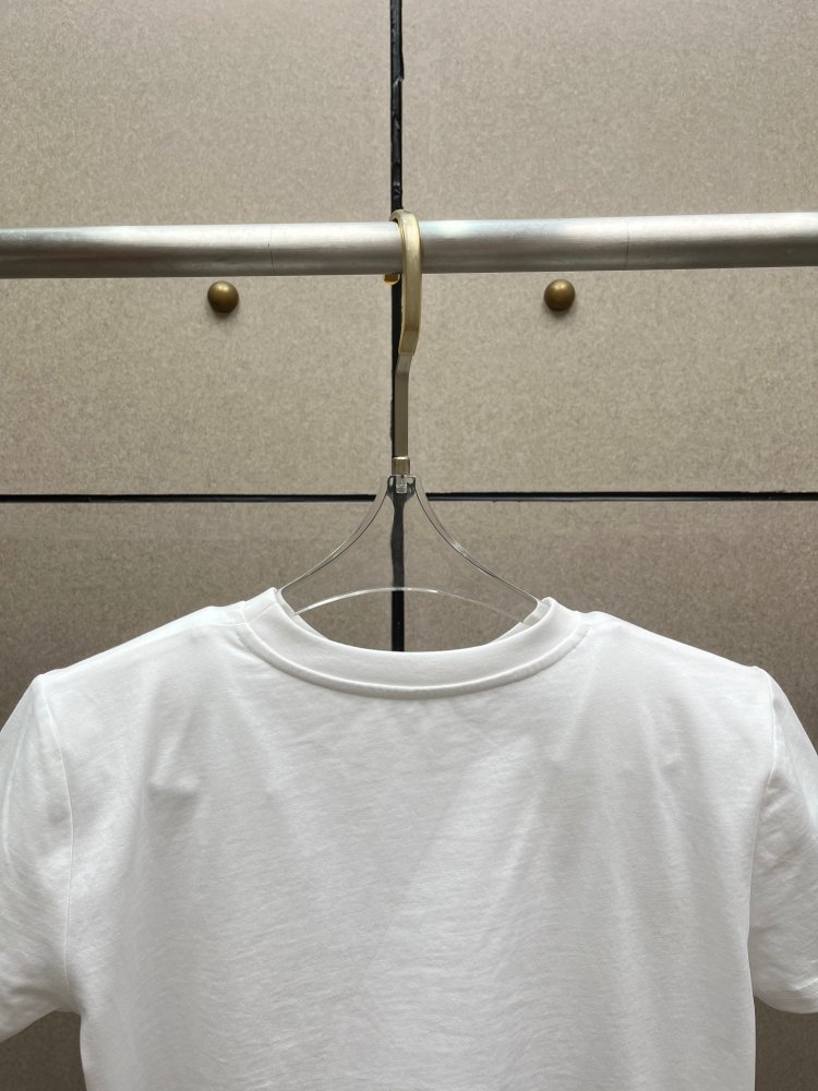 T-shirt women's фото 4