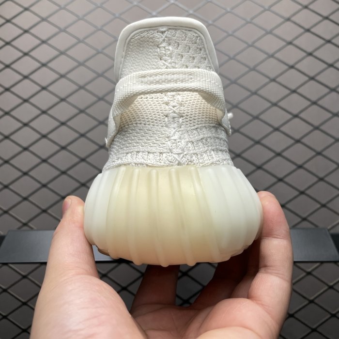 Кроссовки Yeezy Boost 350V2 фото 2