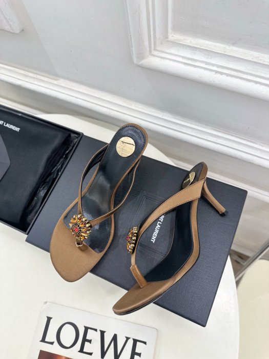 Босоножки фото 3