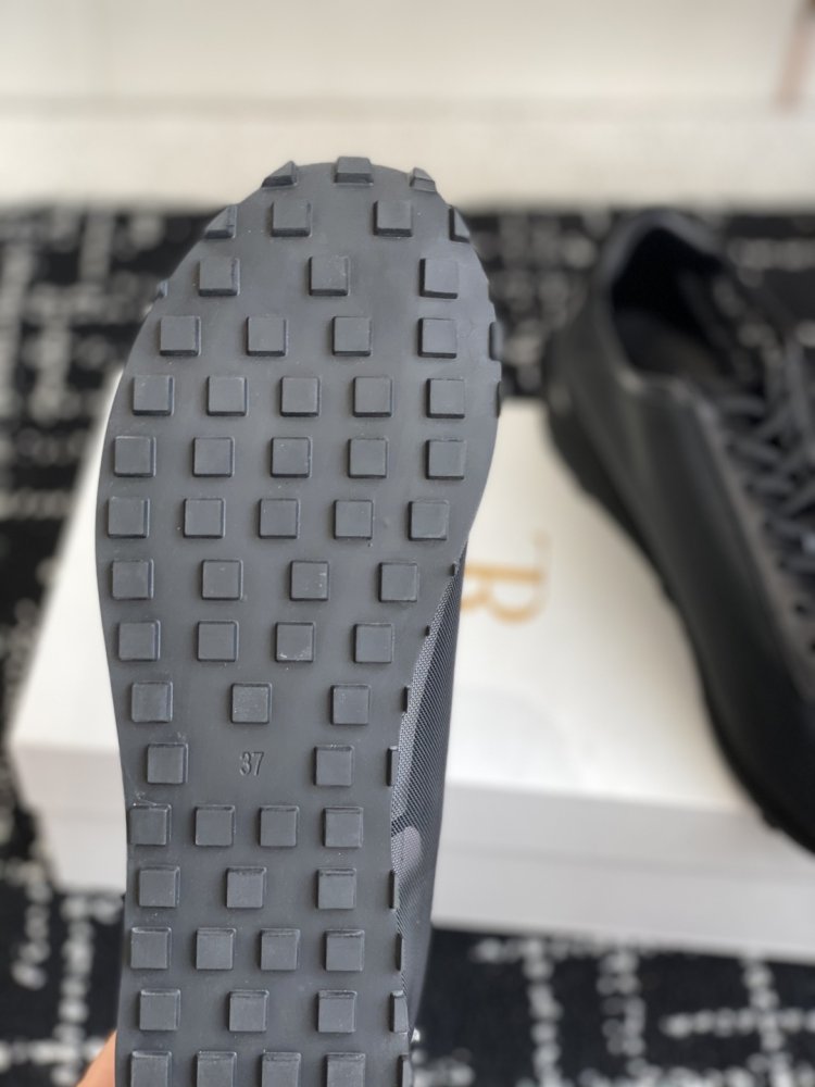 Кросівки жіночі фото 9