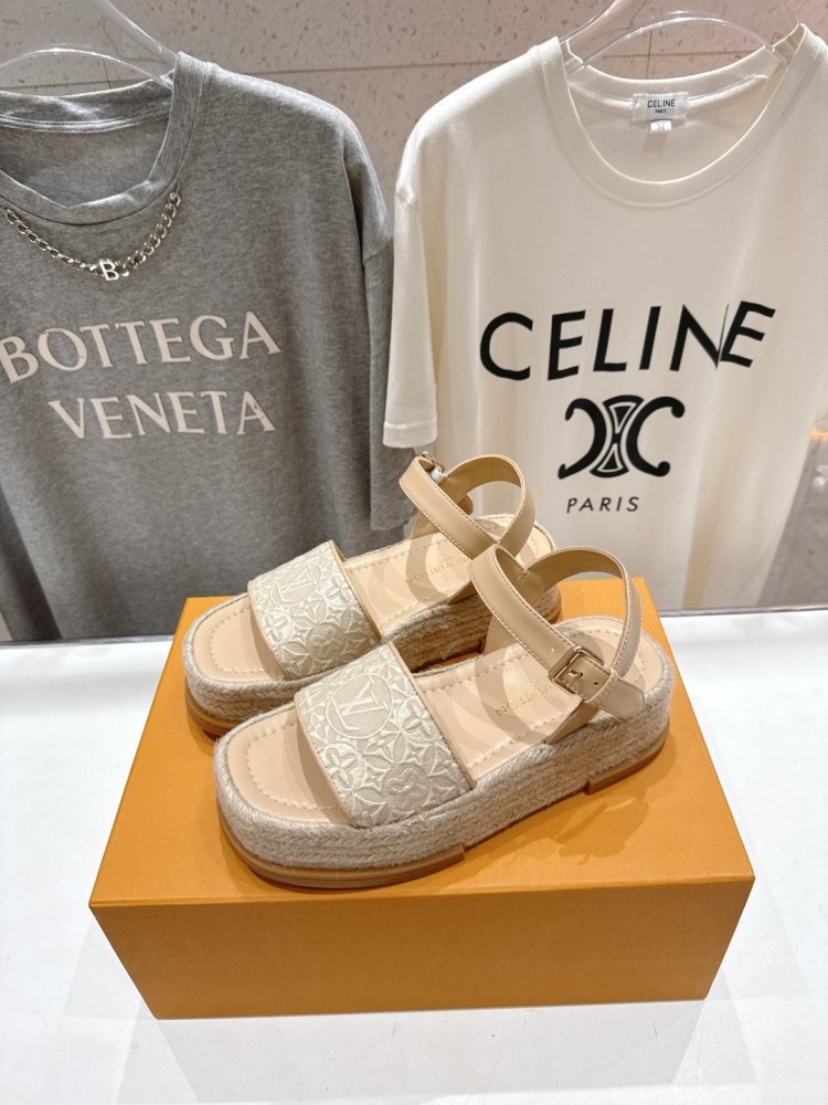 Сандалии женские фото 3