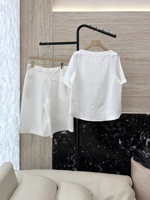 Costume female фото 2