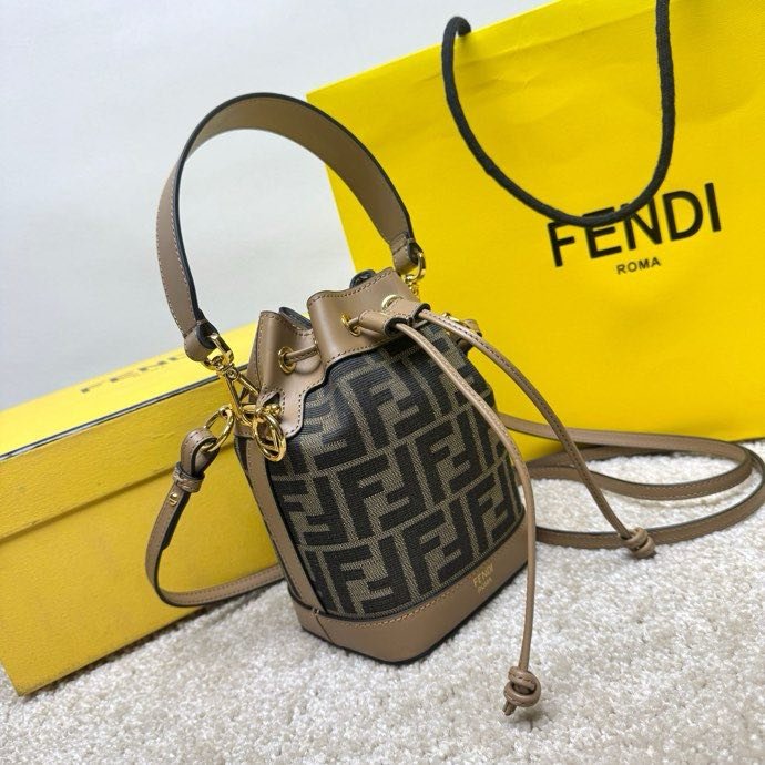 A bag women's Fendi Mon Tresor mini 18 cm фото 9