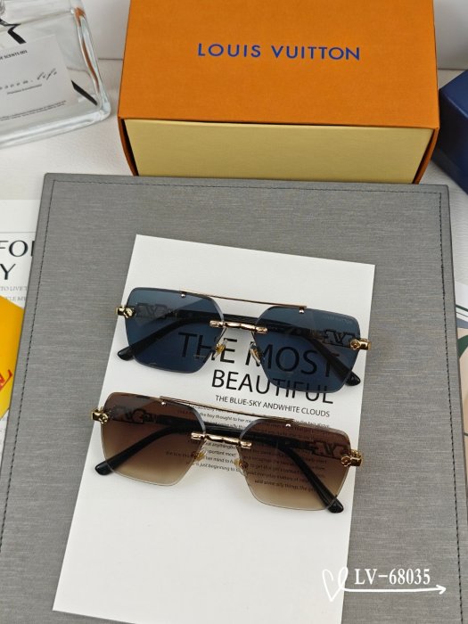 Очки солнцезащитные