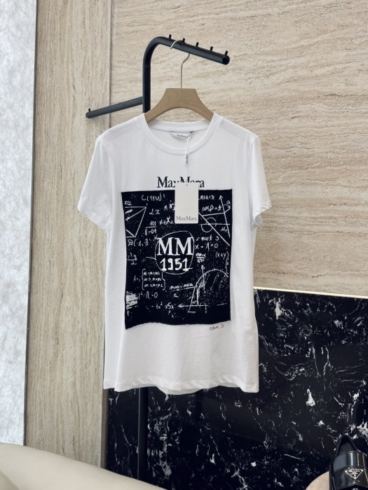 T-shirt women's