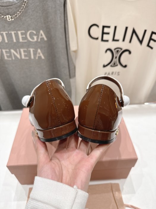 Босоножки фото 8