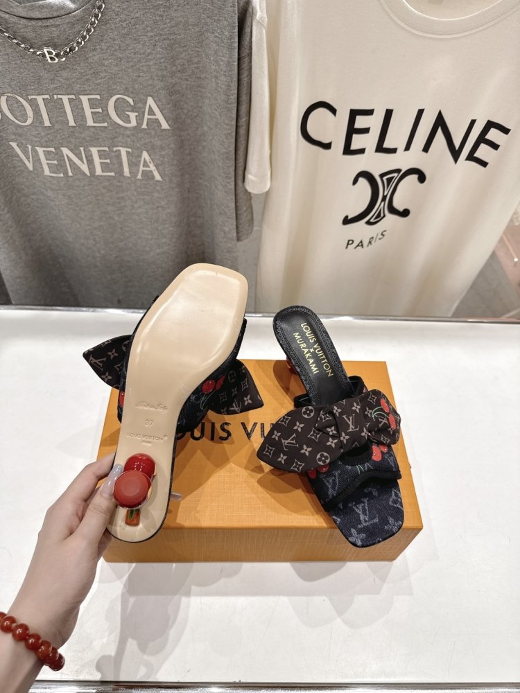 Босоножки фото 9