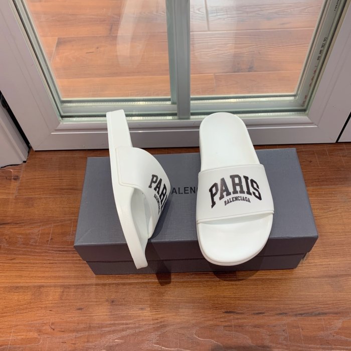 Шлепанцы фото 2