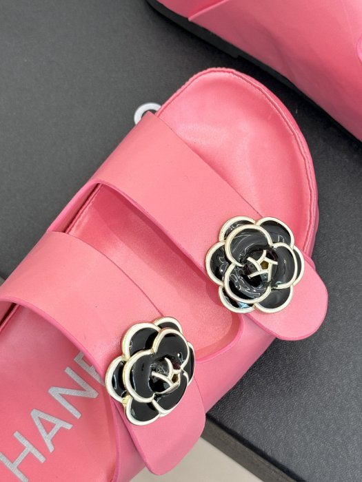 Шлепанцы фото 7