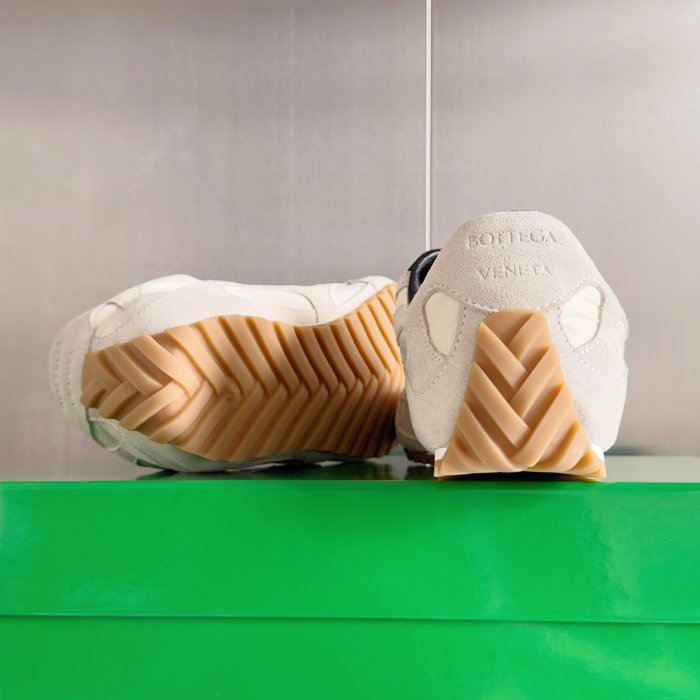 Кросівки фото 9