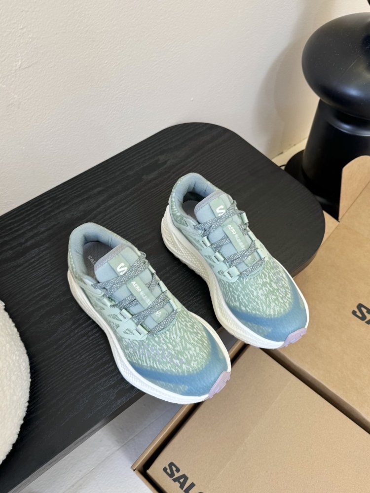 Sneakers women's Aero Glide3