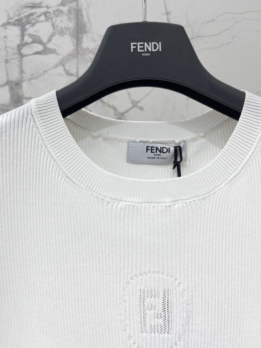 Футболка женская фото 4